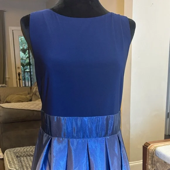 SLNY ombre Blue Sleeveless Gown - Picture 4 of 10